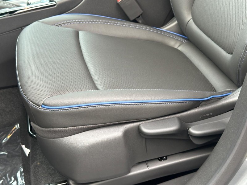 Buick Encore GX Vehicle Image 17