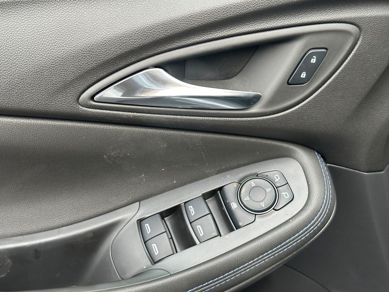 Buick Encore GX Vehicle Image 16