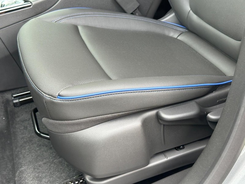 Buick Encore GX Vehicle Image 17
