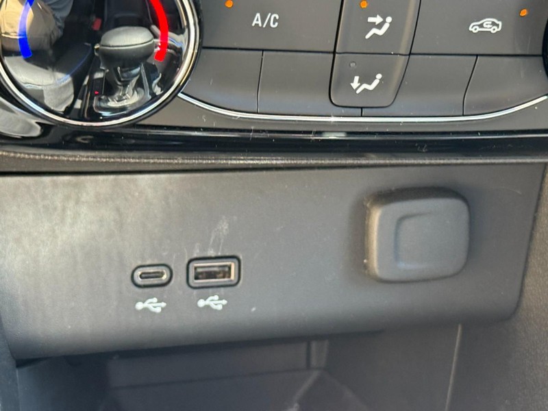 Buick Encore GX Vehicle Image 13