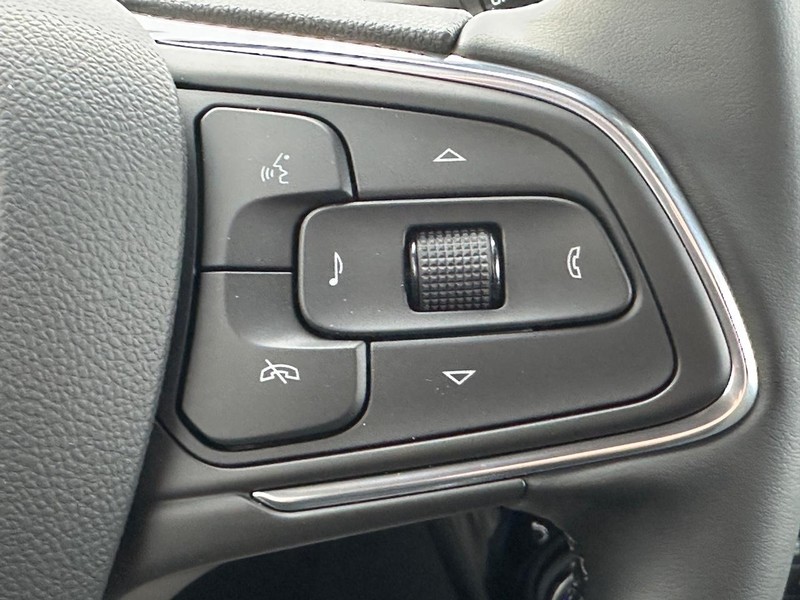 Buick Encore GX Vehicle Image 09