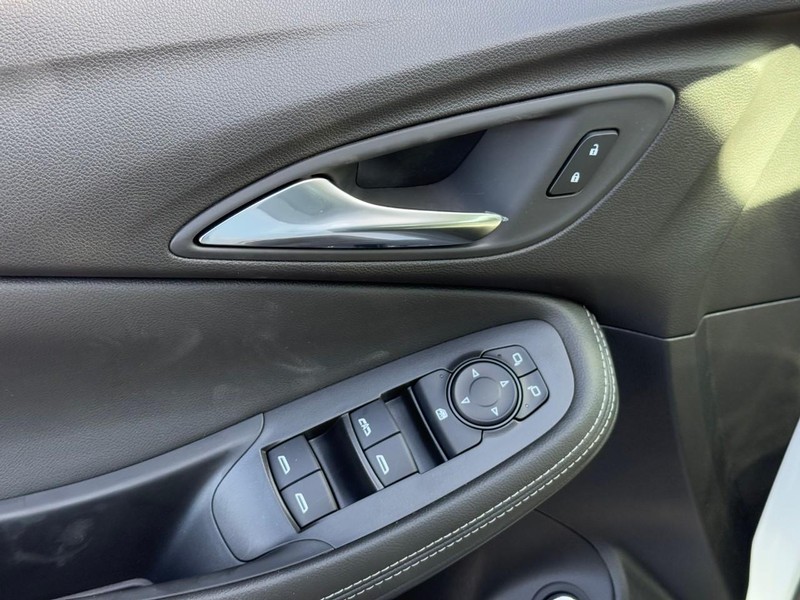 Buick Encore GX Vehicle Image 10