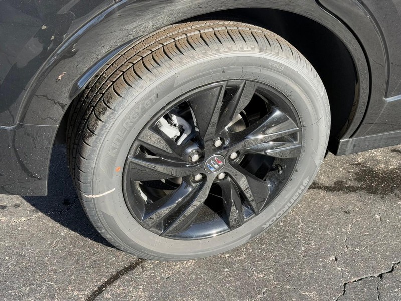 Buick Encore GX Vehicle Image 04