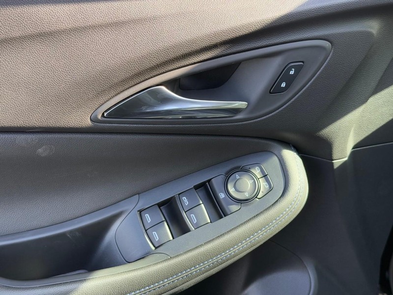 Buick Encore GX Vehicle Image 10