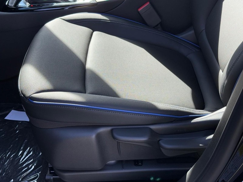 Buick Encore GX Vehicle Image 11