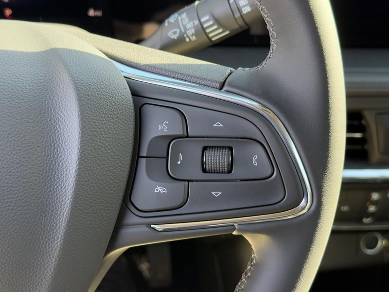 Buick Encore GX Vehicle Image 13