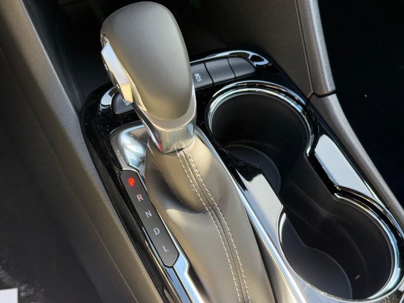 Buick Encore GX Vehicle Image 14