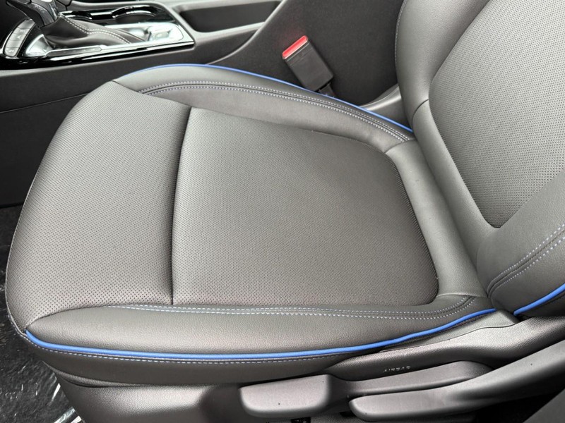 Buick Encore GX Vehicle Image 14