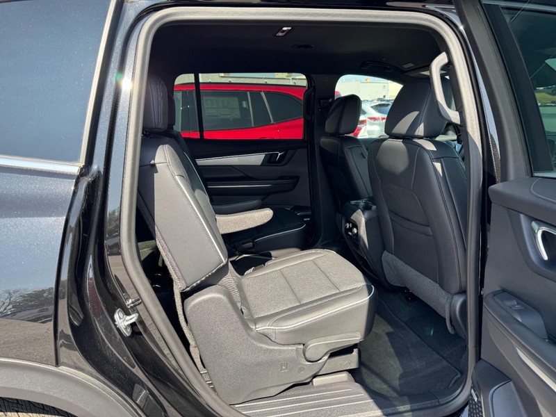 Buick Enclave Vehicle Image 05