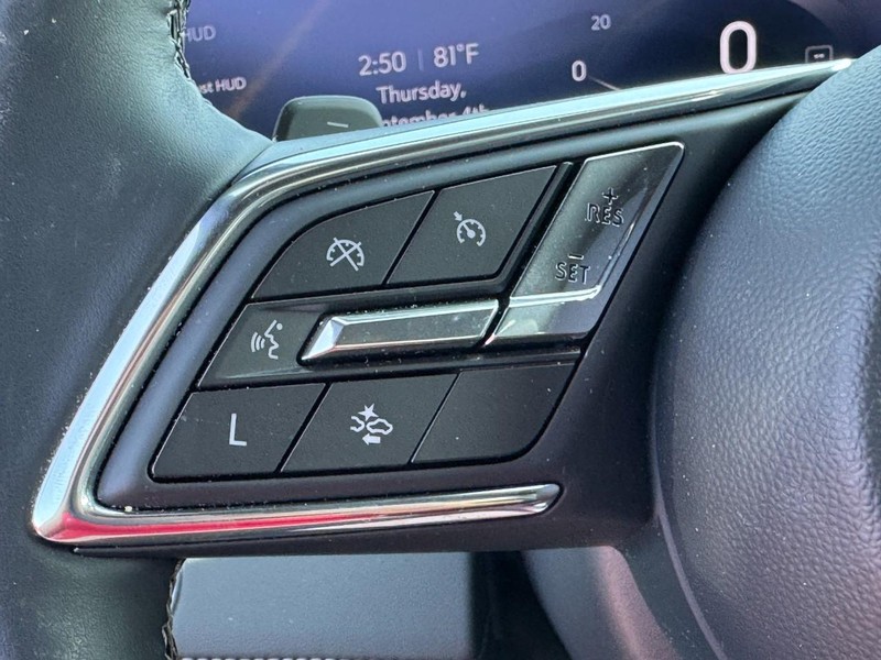 Buick Enclave Vehicle Image 11