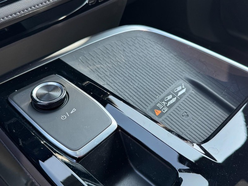 Buick Enclave Vehicle Image 13