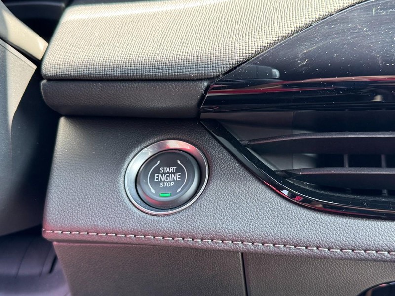 Buick Enclave Vehicle Image 14