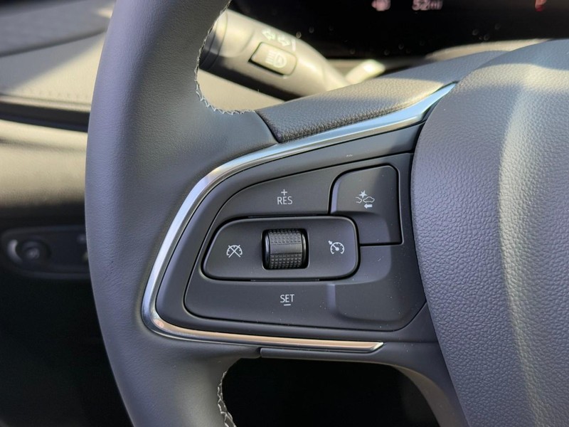 Buick Encore GX Vehicle Image 12