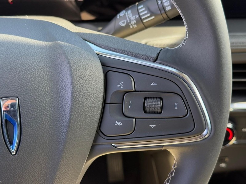 Buick Encore GX Vehicle Image 13