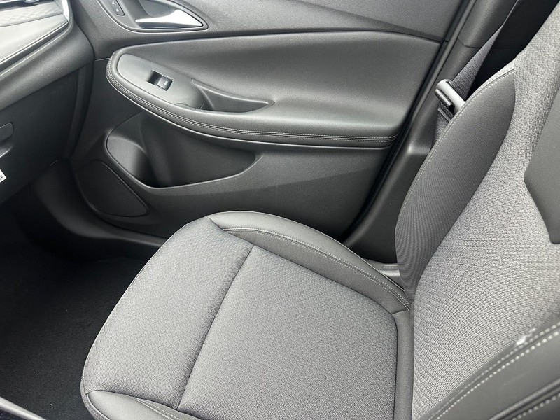Buick Encore GX Vehicle Image 15