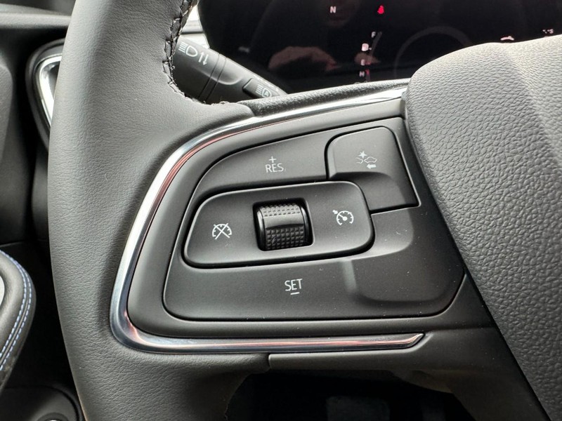 Buick Encore GX Vehicle Image 11