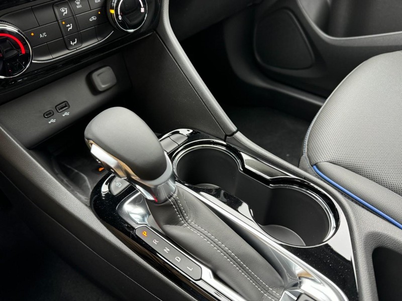 Buick Encore GX Vehicle Image 13