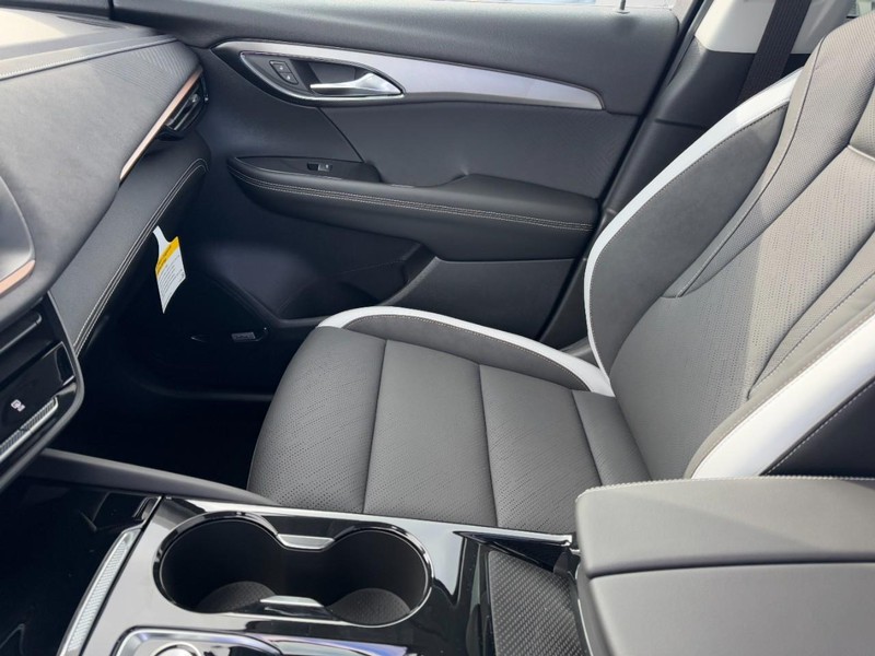 Buick Envision Vehicle Image 09