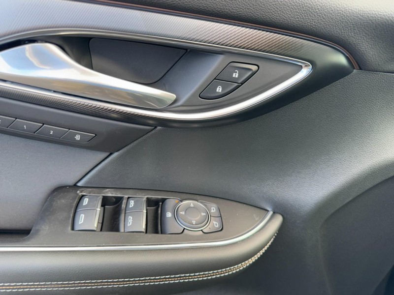 Buick Envision Vehicle Image 11