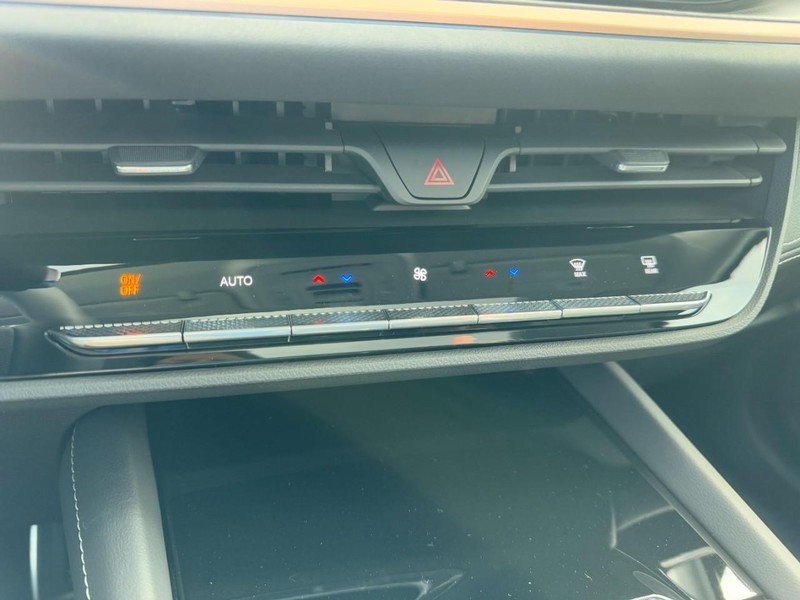 Buick Envision Vehicle Image 15