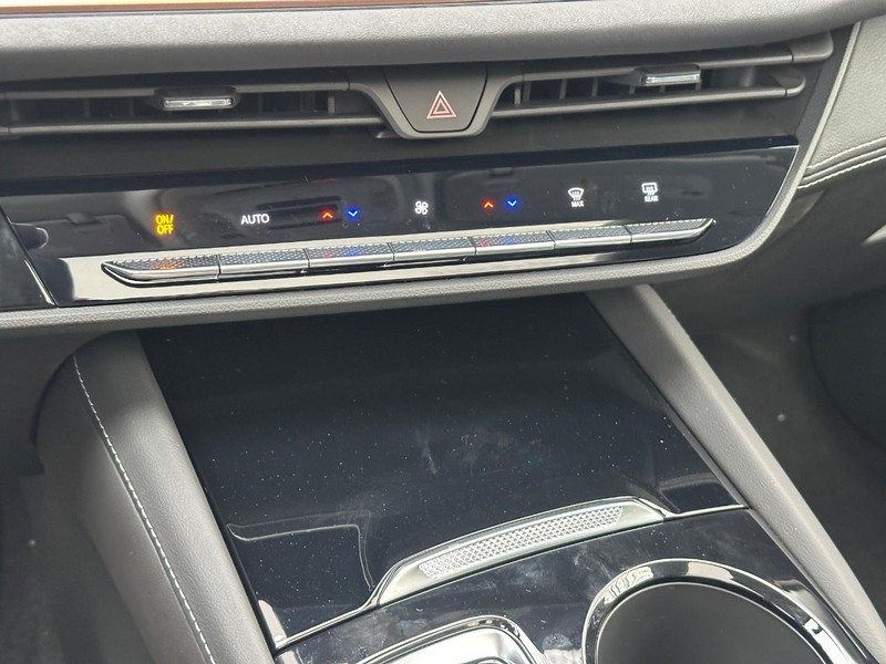 Buick Envision Vehicle Image 14