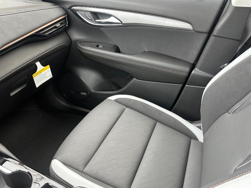 Buick Envision Vehicle Image 15