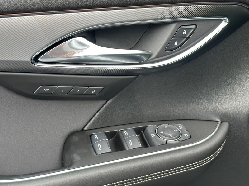 Buick Envision Vehicle Image 17
