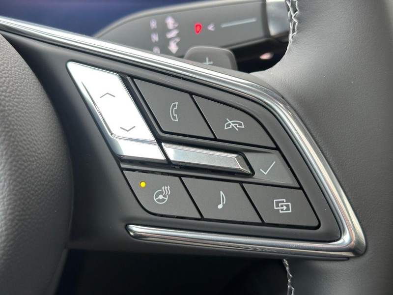 Buick Envision Vehicle Image 11