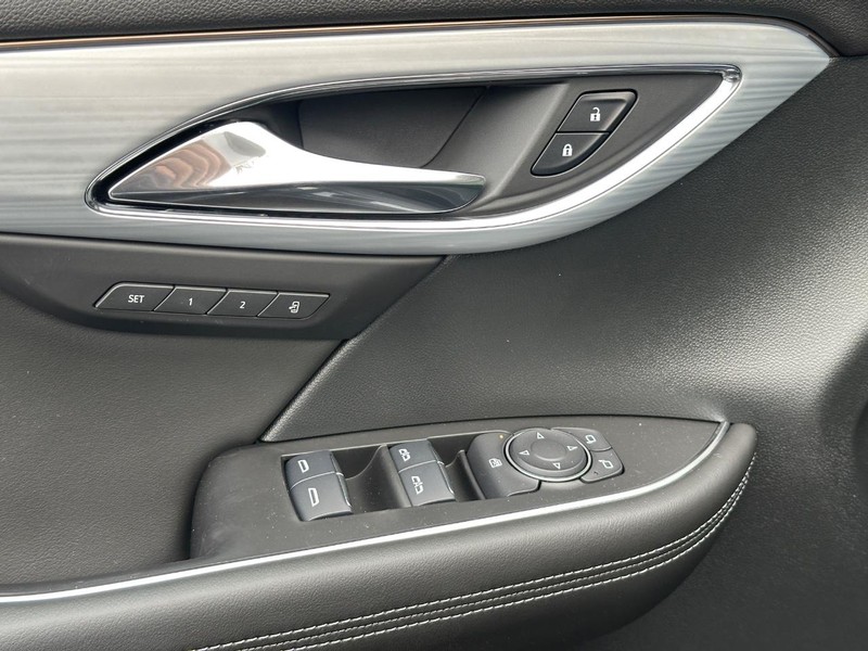 Buick Envision Vehicle Image 17