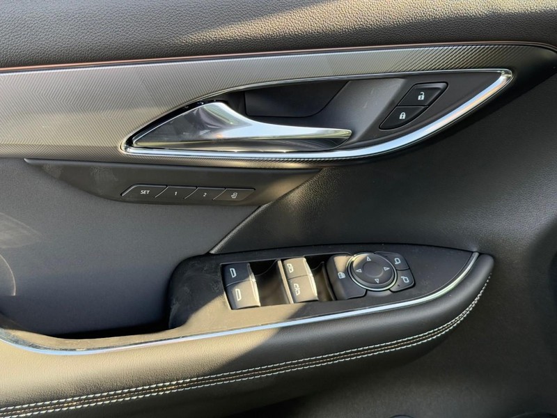 Buick Envision Vehicle Image 10