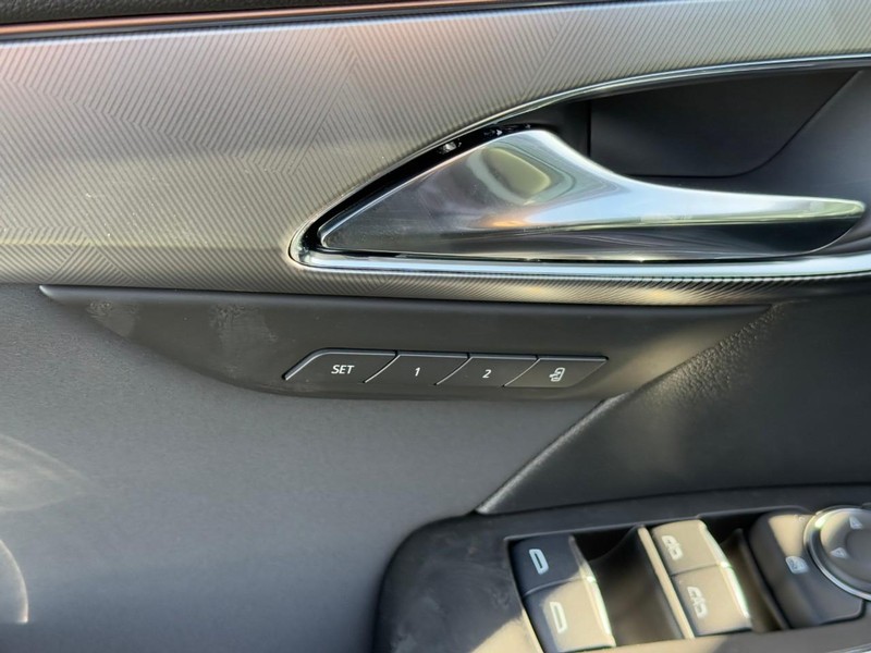 Buick Envision Vehicle Image 11