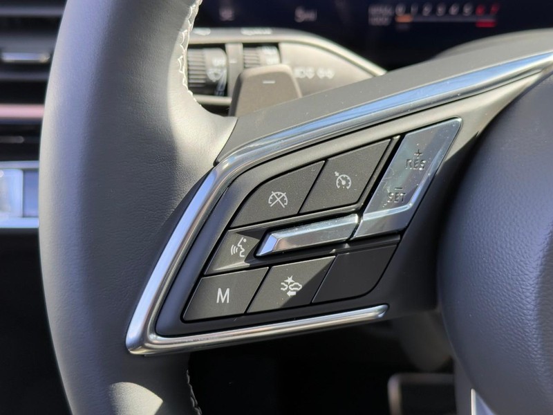 Buick Envision Vehicle Image 14