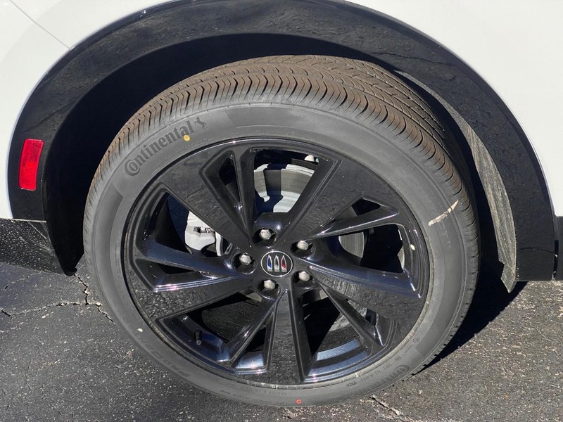 Buick Envision Vehicle Image 04