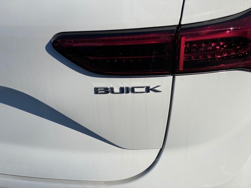 Buick Envision Vehicle Image 05