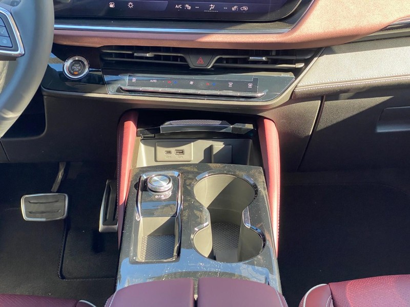 Buick Envision Vehicle Image 10