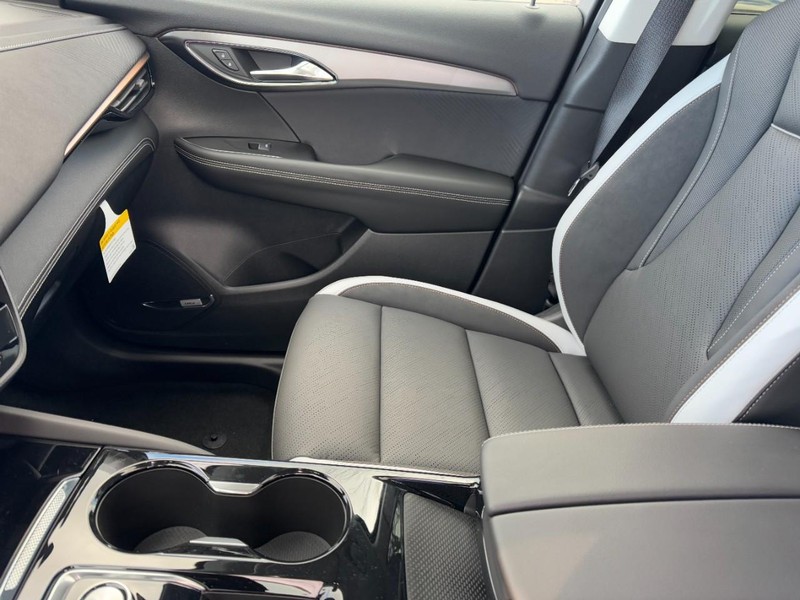 Buick Envision Vehicle Image 08