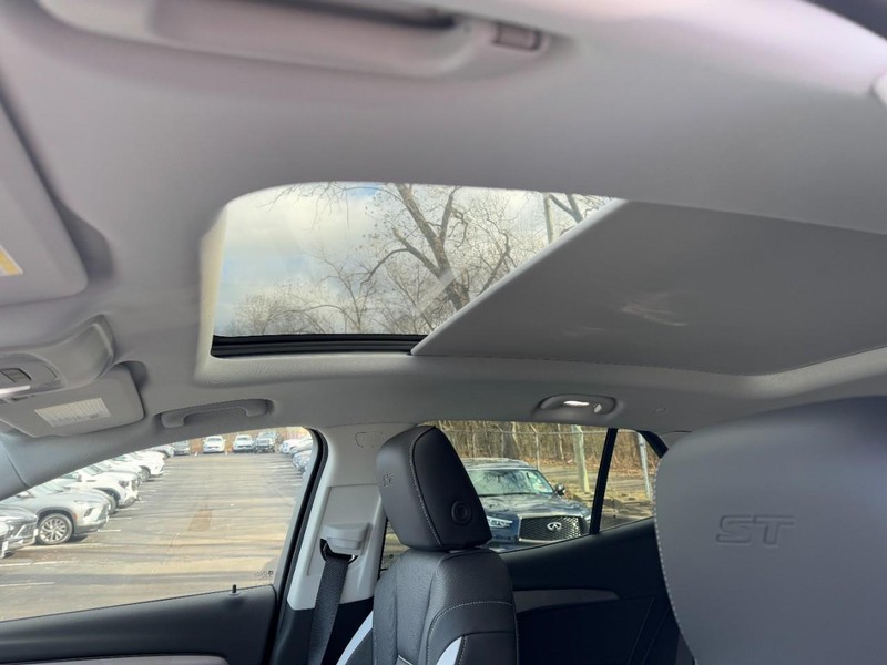 Buick Envision Vehicle Image 10