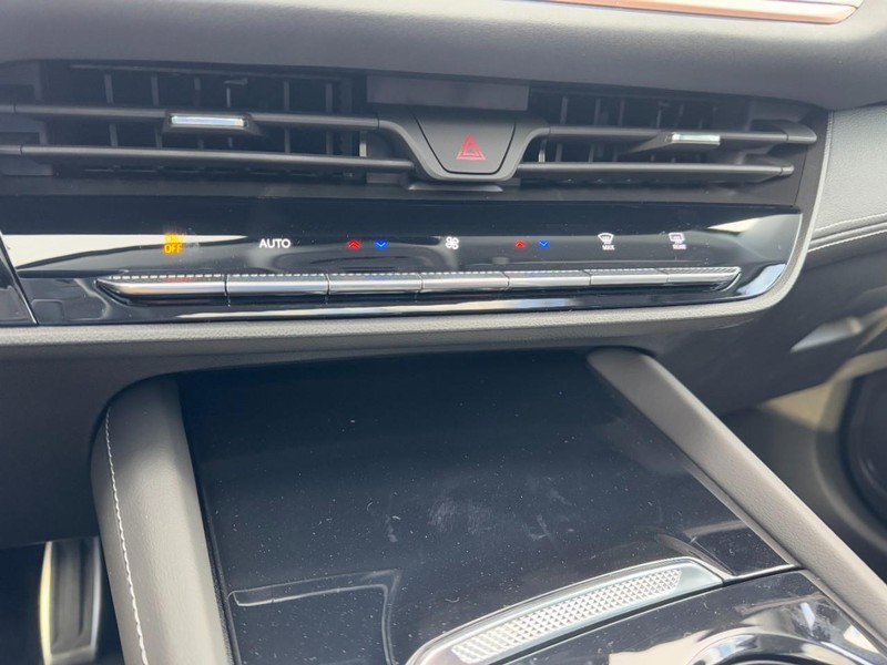 Buick Envision Vehicle Image 14