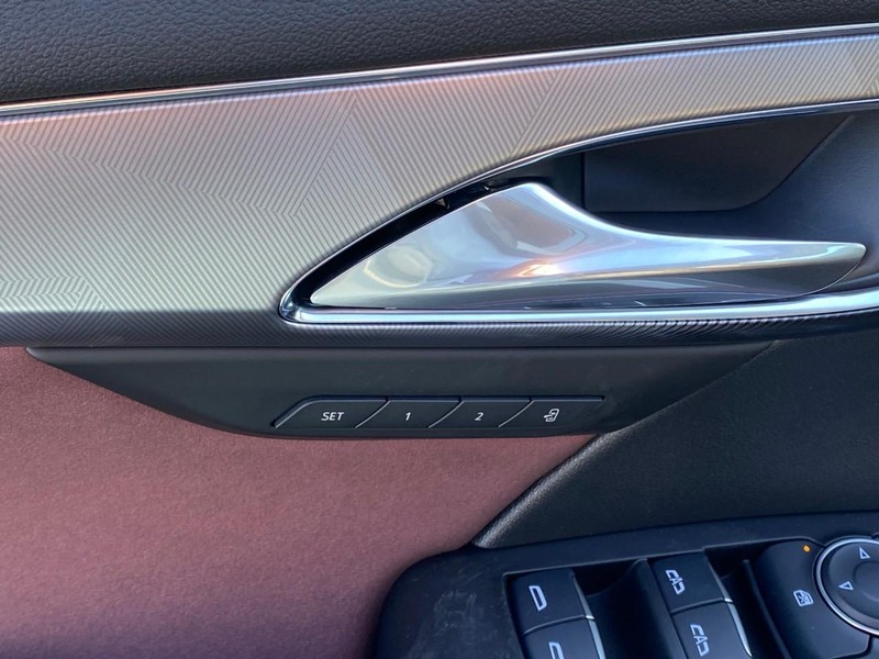 Buick Envision Vehicle Image 11