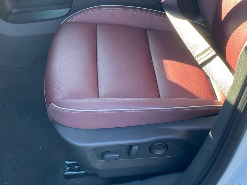 Buick Envision Vehicle Image 12