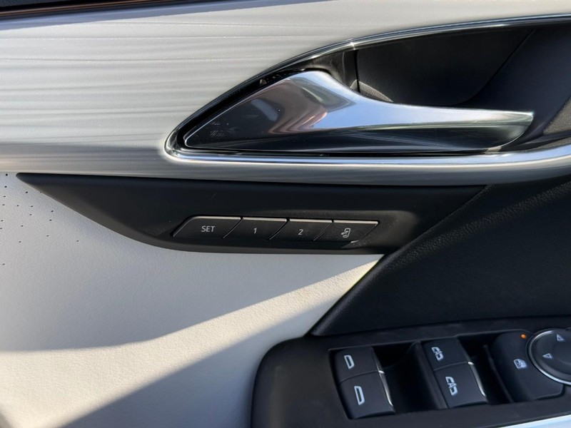 Buick Envision Vehicle Image 10