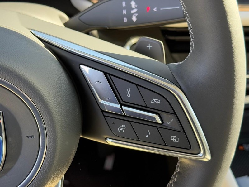 Buick Envision Vehicle Image 14