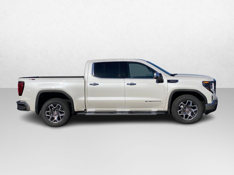 GMC Sierra 1500 Vehicle Image 02