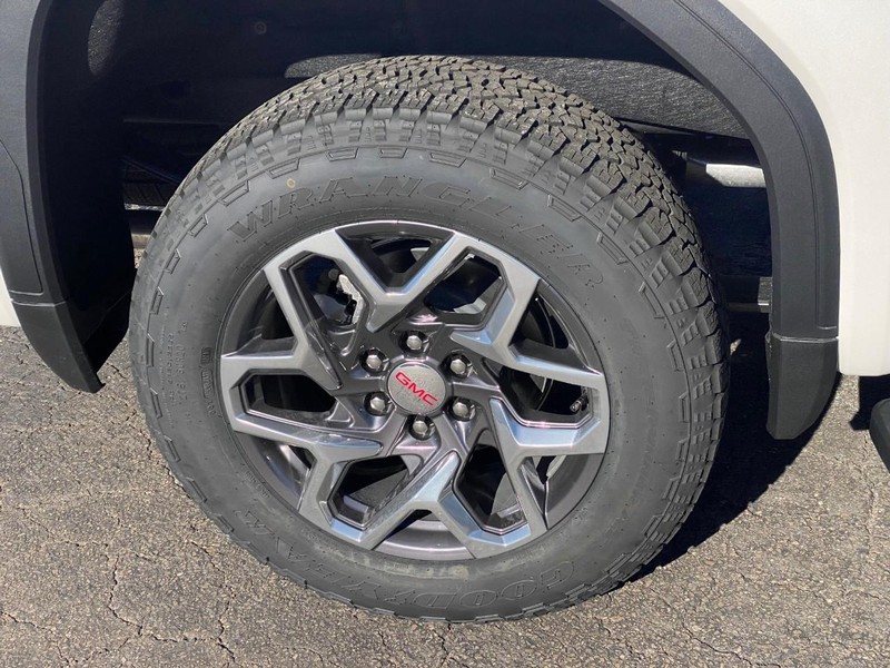 GMC Sierra 1500 Vehicle Image 04