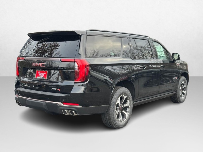 GMC Yukon XL Vehicle Image 03