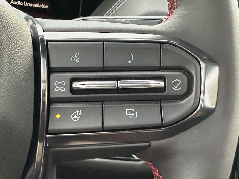 GMC Yukon XL Vehicle Image 14