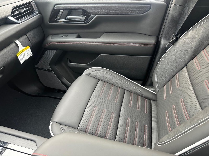 GMC Yukon XL Vehicle Image 19
