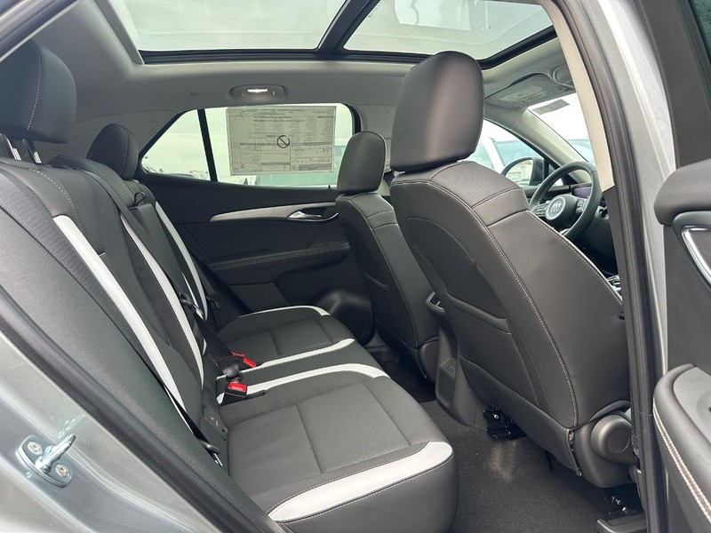Buick Envision Vehicle Image 05