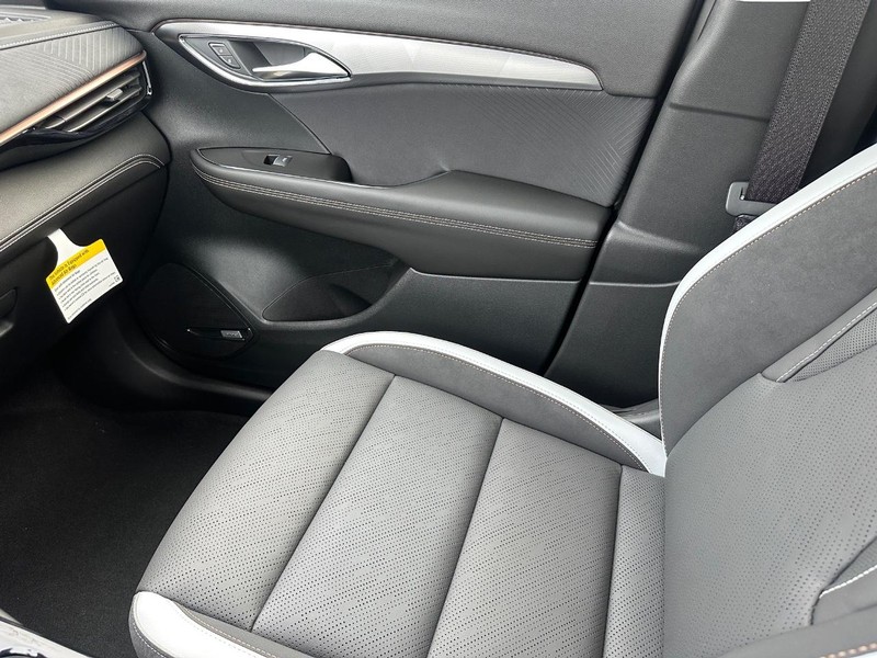 Buick Envision Vehicle Image 15