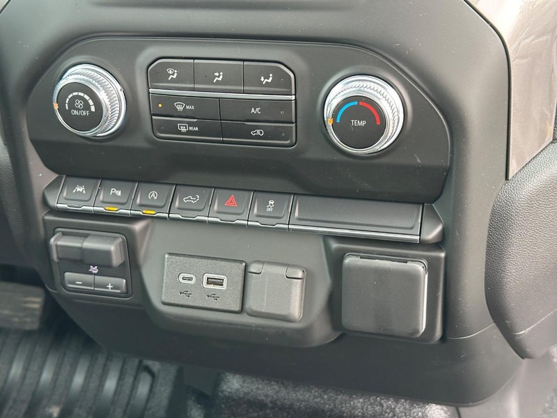 GMC Sierra 1500 Vehicle Image 11